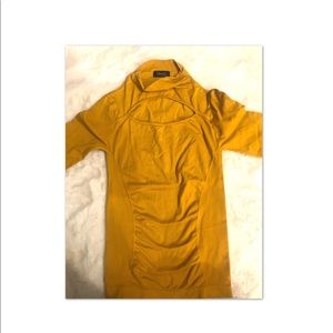 Short sleeve, Collar/ Turtle Neck